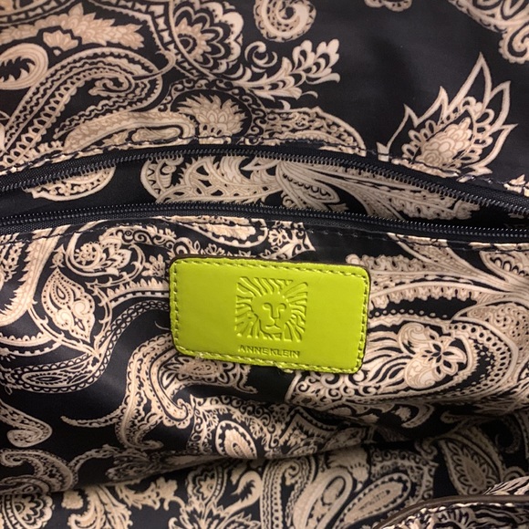 Green purse - Picture 3 of 5